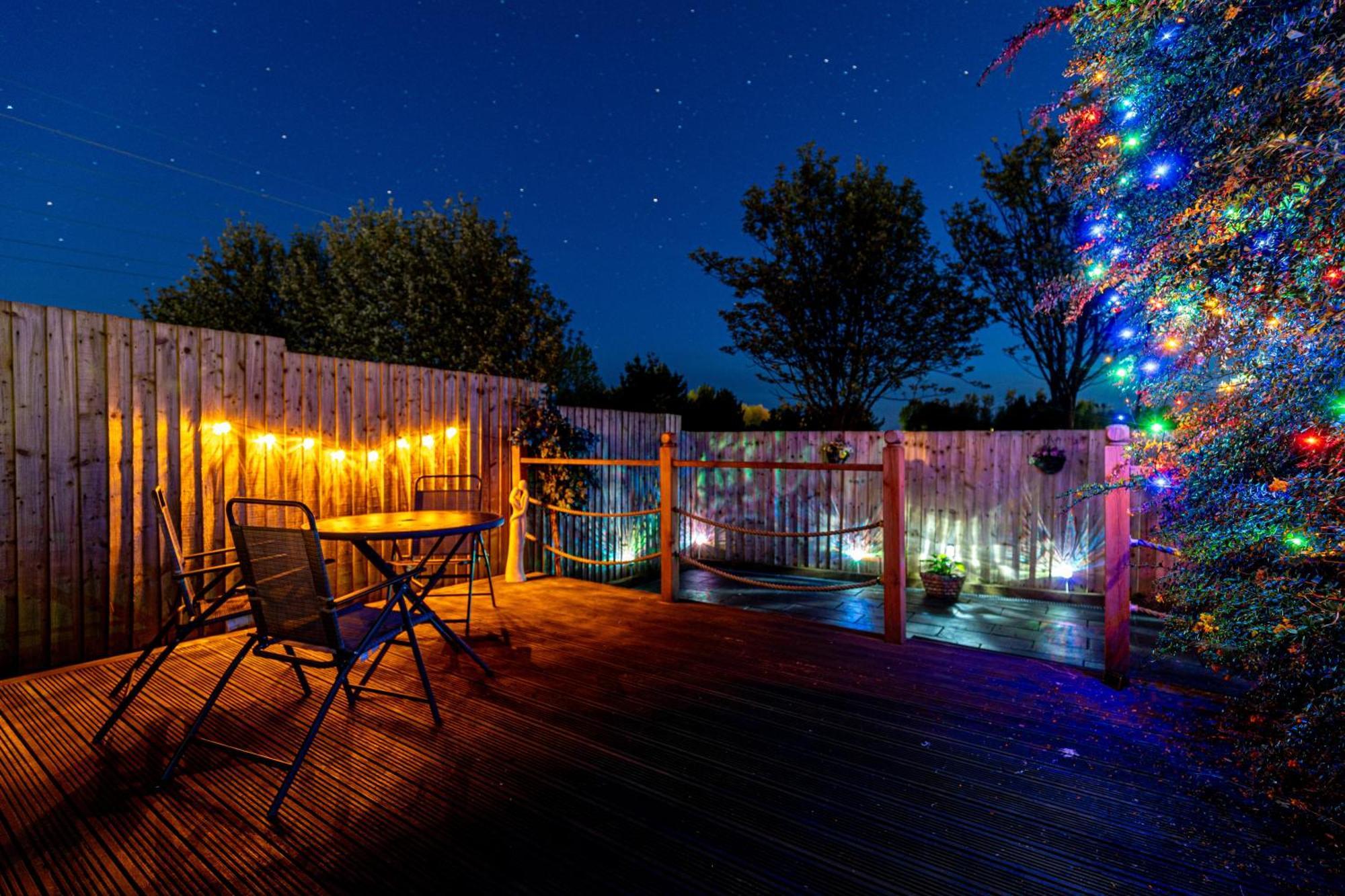 Comfortable And Spacious Superb Holiday Home In Llanelli, Dog Friendly 외부 사진